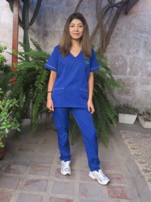 Scrub Médico con Vivos – Colección Azul Rey